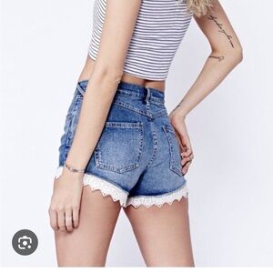 Free People Mid Blue Beige Denim Lace Trim Destroyed 5 Pocket Zipper  Shorts 24